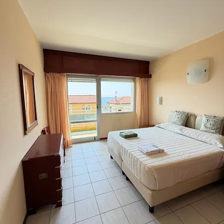 Carlo's G105 Garden Lido Apartment Sanremo